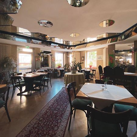 Zum Gruenen Turm Hotel Hohen Neuendorf Kültér fotó
