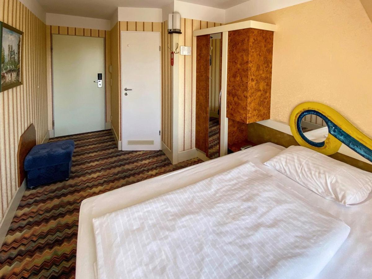 Zum Gruenen Turm Hotel Hohen Neuendorf Kültér fotó