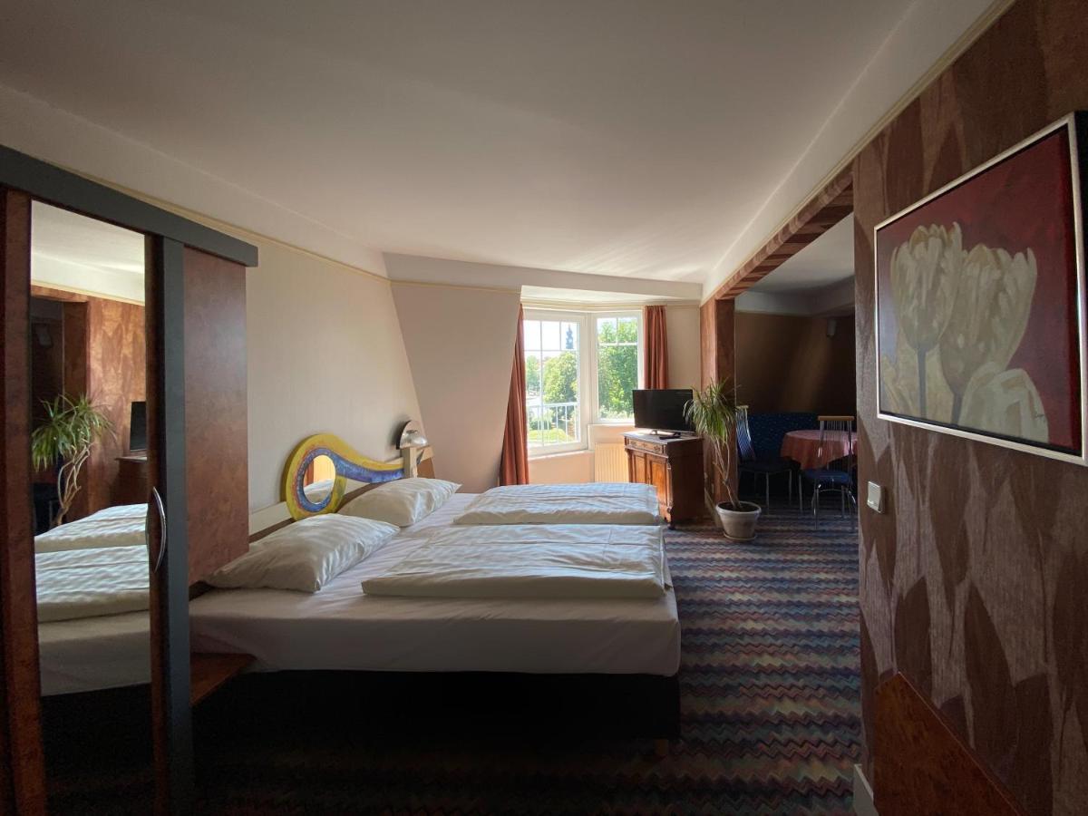 Zum Gruenen Turm Hotel Hohen Neuendorf Kültér fotó