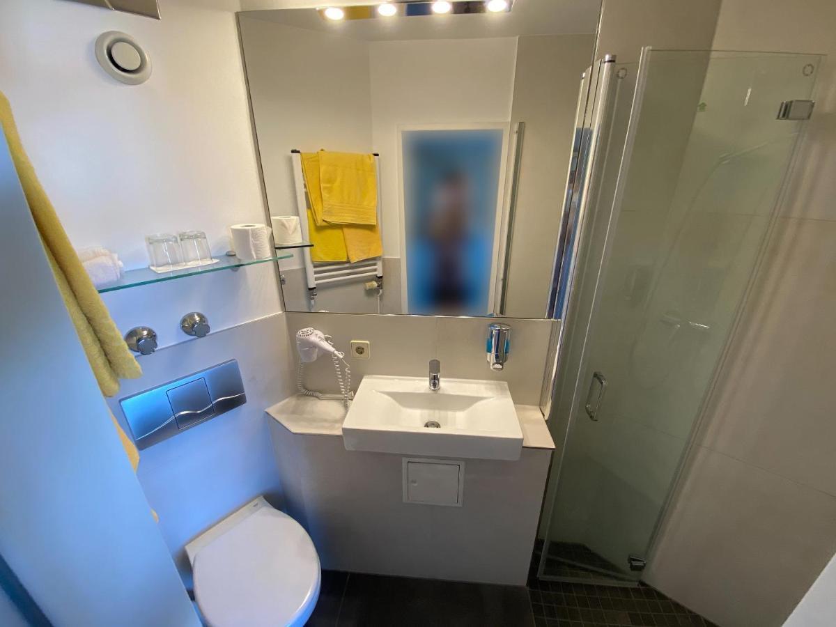Zum Gruenen Turm Hotel Hohen Neuendorf Kültér fotó